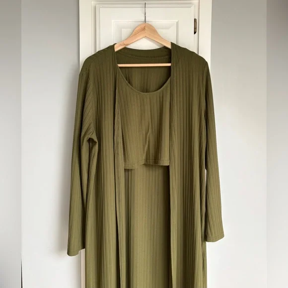 Womens Three-Piece Ribbed Lounge Set - Picture 3 of 16